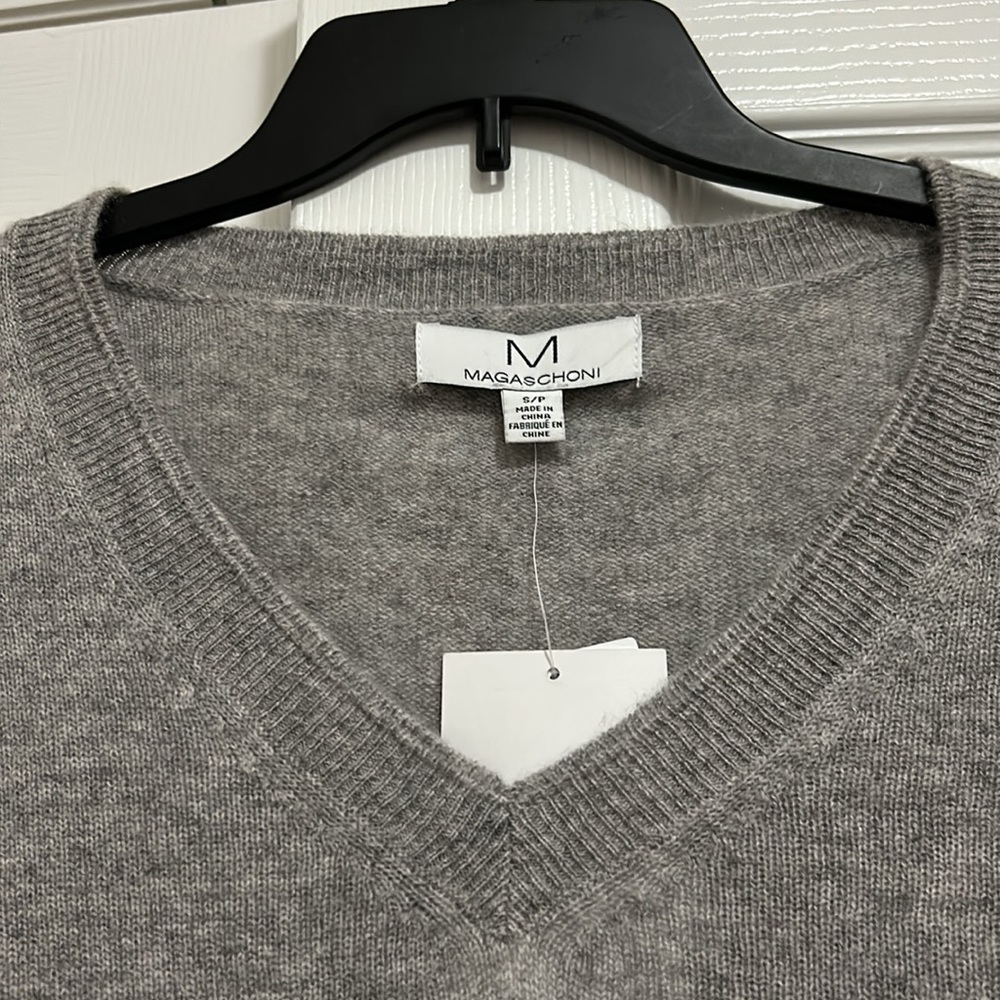 Magaschoni gray cashmere sweater size S NWT - Picture 2 of 6